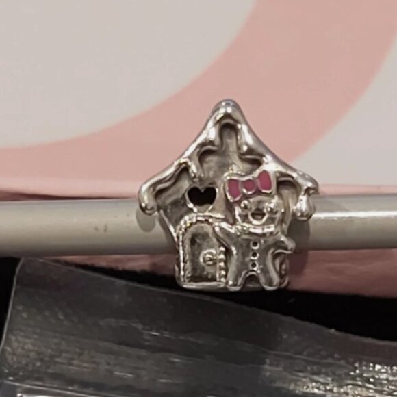 Auth PANDORA STERLING SILVER GINGERBREAD HOUSE CHARM 792823C01 *2023 COLLECTION* - Picture 9 of 12